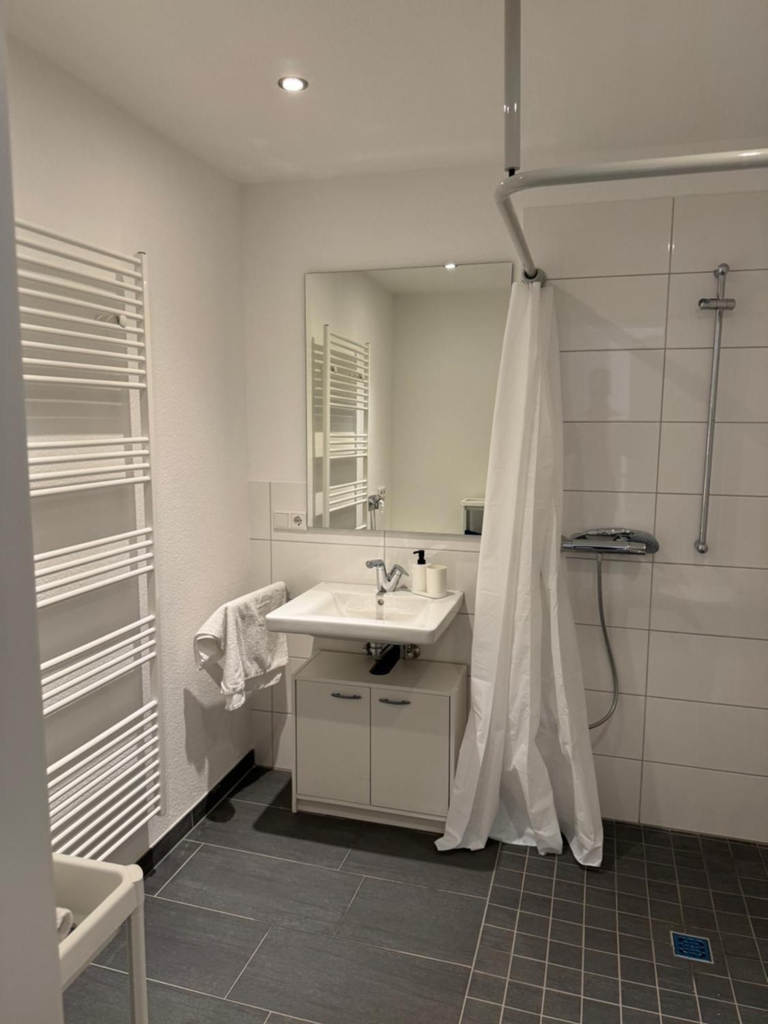 Barrierefreie Wohnung Im Herzen Der Stadt Mit Parkplatz, Wifi Und Tv - Emma Werne Exterior foto